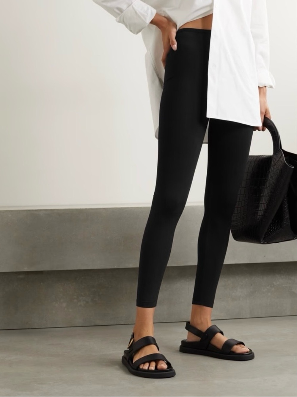 Alaia Size 44 (S/M) Stretch Leggings in Black Pull-On Elastic Waist